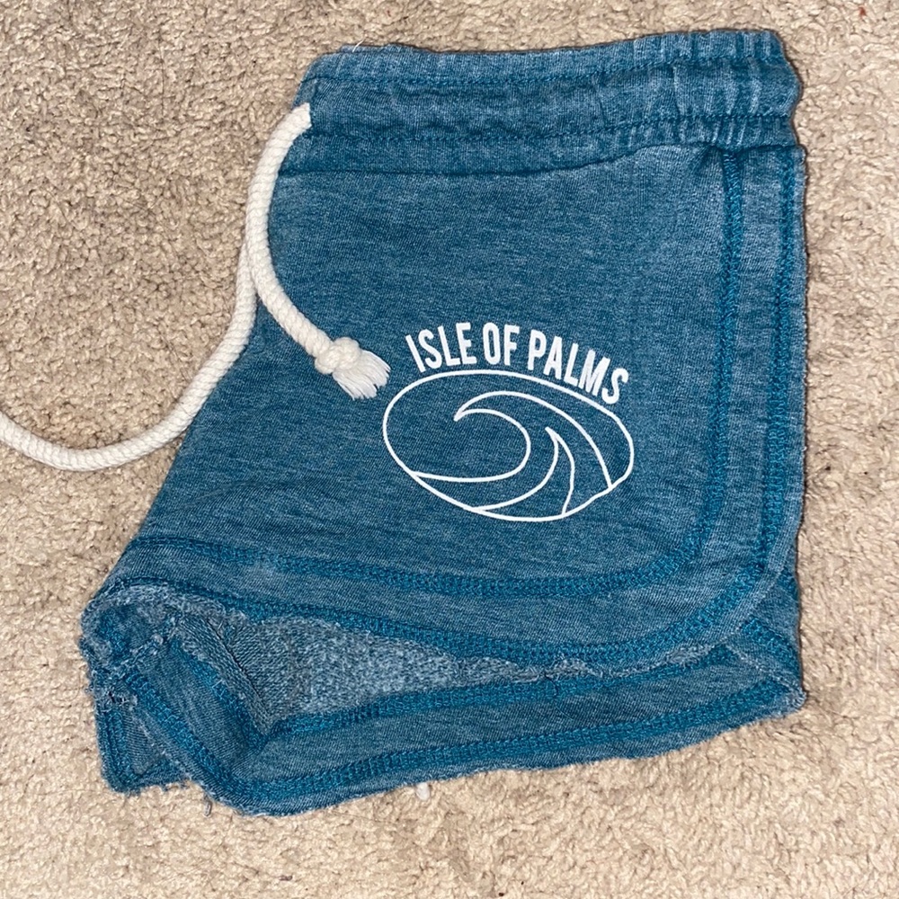 NWOT Isle of Palms shorts!!